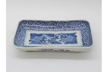 江戸期　古伊万里　染付　富貴長春　約21cm　7寸　牡丹蛸唐草文　細やかで力強く描かれた文様が魅力的な長皿(七寸、和食器、和皿)(R-077096)