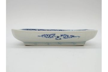 江戸期　古伊万里　染付　富貴長春　約21cm　7寸　牡丹蛸唐草文　細やかで力強く描かれた文様が魅力的な長皿(七寸、和食器、和皿)(R-077096)