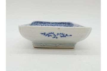 江戸期　古伊万里　染付　富貴長春　約21cm　7寸　牡丹蛸唐草文　細やかで力強く描かれた文様が魅力的な長皿(七寸、和食器、和皿)(R-077096)