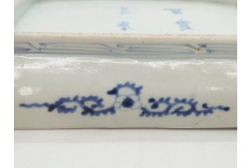 江戸期　古伊万里　染付　富貴長春　約21cm　7寸　牡丹蛸唐草文　細やかで力強く描かれた文様が魅力的な長皿(七寸、和食器、和皿)(R-077096)