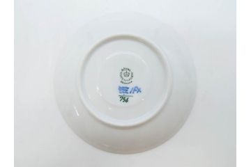 デンマーク　ROYAL COPENHAGEN(ロイヤルコペンハーゲン)　ブルーフルーテッド　プレイン・ハーフレース　エレガントなティータイムを演出するカップ&ソーサー3客・シュガーボウルセット(コーヒー、ティーカップ、シュガーポット、C&S、洋食器)(R-077097)