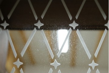 デンマークヴィンテージ　チーク材　スタイリッシュなデザインが目を惹くサイドボード　(R-077107)