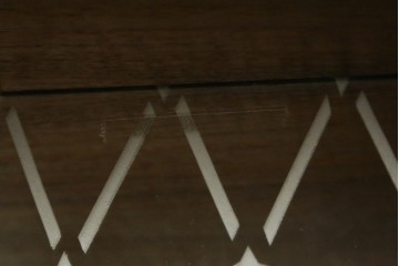 デンマークヴィンテージ　チーク材　スタイリッシュなデザインが目を惹くサイドボード　(R-077107)