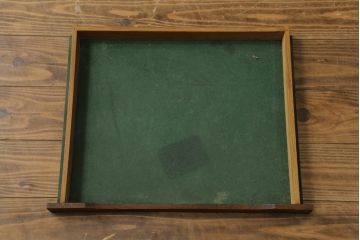 デンマークビンテージ　チーク材　スタイリッシュなデザインが目を惹くサイドボード(キャビネット、収納棚、戸棚、カップボード、北欧、ヴィンテージ)(R-077107)