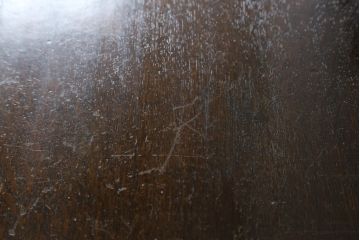 イギリスアンティーク　オーク材　落ち着いた色味と凝ったデザインが目を惹くサイドボード(収納棚、戸棚、サイドキャビネット)(R-077110)