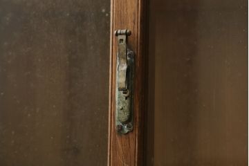和製アンティーク　大正ロマン　栓材　素朴な佇まいが魅力的な二段重ね収納棚(ガラス戸棚、キャビネット、ガラスケース、食器棚、ブックケース、本箱)(R-077111)