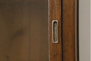 和製アンティーク　大正ロマン　栓材　素朴な佇まいが魅力的な二段重ね収納棚(ガラス戸棚、キャビネット、ガラスケース、食器棚、ブックケース、本箱)(R-077111)