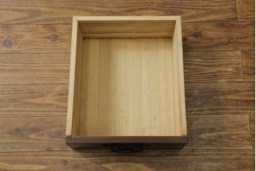 中古　美品　上質な和の空間を演出する二段重ね水屋箪笥(食器棚、茶箪笥、キャビネット、収納棚、戸棚、店舗什器)(R-077114)