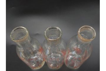 当時物　デットストック　犬張子印　古いガラスの哺乳瓶12本セット(ガラス製、犬張り子、祝犬、哺乳びん、ガラスビン、レトロガラス、ミルクびん、メモリ付き、計量容器)(R-077124)