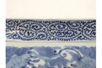 江戸期　古伊万里　染付　冨貴長春　約21cm　7寸　牡丹蛸唐草文　細やかで力強く描かれた文様が魅力的な長皿(七寸、和食器、和皿)(R-077133)