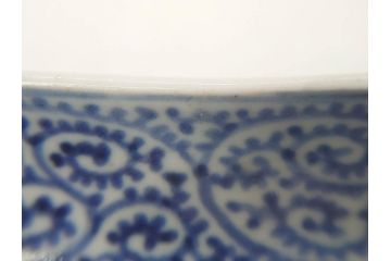 江戸期　古伊万里　染付　冨貴長春　約21cm　7寸　牡丹蛸唐草文　細やかで力強く描かれた文様が魅力的な長皿(七寸、和食器、和皿)(R-077133)