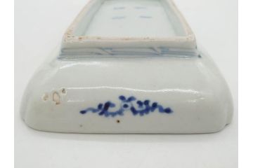 江戸期　古伊万里　染付　冨貴長春　約21cm　7寸　牡丹蛸唐草文　細やかで力強く描かれた文様が魅力的な長皿(七寸、和食器、和皿)(R-077133)