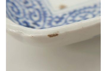 江戸期　古伊万里　染付　富貴長春　約21.5cm　7.1寸　牡丹蛸唐草文　細やかで力強く描かれた文様が魅力的な長皿(七寸一分、和食器、和皿)(R-077134)