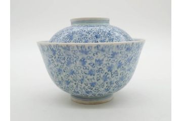 江戸期　古伊万里　微塵唐草文染付　松竹梅　約12cm　3.8寸　繊細な絵付けが見事な蓋付き茶碗3客セット(和食器、三寸八分)(R-077135)
