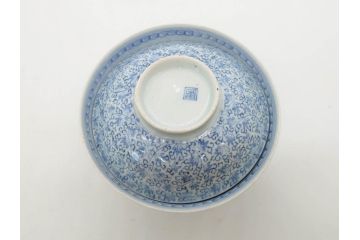江戸期　古伊万里　微塵唐草文染付　松竹梅　約12cm　3.8寸　繊細な絵付けが見事な蓋付き茶碗3客セット(和食器、三寸八分)(R-077135)
