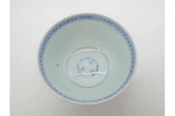 江戸期　古伊万里　微塵唐草文染付　松竹梅　約12cm　3.8寸　繊細な絵付けが見事な蓋付き茶碗3客セット(和食器、三寸八分)(R-077135)