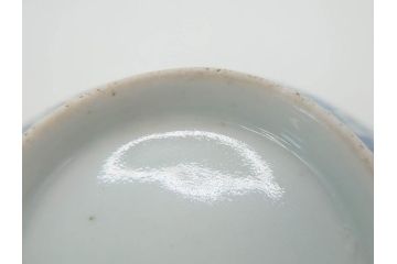 江戸期　古伊万里　微塵唐草文染付　松竹梅　約12cm　3.8寸　繊細な絵付けが見事な蓋付き茶碗3客セット(和食器、三寸八分)(R-077135)