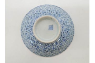江戸期　古伊万里　微塵唐草文染付　松竹梅　約12cm　3.8寸　繊細な絵付けが見事な蓋付き茶碗3客セット(和食器、三寸八分)(R-077135)