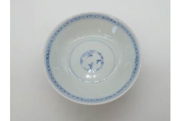 江戸期　古伊万里　微塵唐草文染付　松竹梅　約12cm　3.8寸　繊細な絵付けが見事な蓋付き茶碗3客セット(和食器、三寸八分)(R-077135)