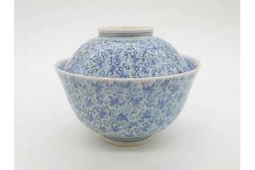 江戸期　古伊万里　微塵唐草文染付　松竹梅　約12cm　3.8寸　繊細な絵付けが見事な蓋付き茶碗3客セット(和食器、三寸八分)(R-077135)