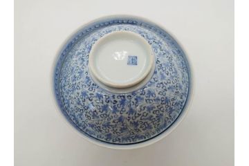 江戸期　古伊万里　微塵唐草文染付　松竹梅　約12cm　3.8寸　繊細な絵付けが見事な蓋付き茶碗3客セット(和食器、三寸八分)(R-077135)