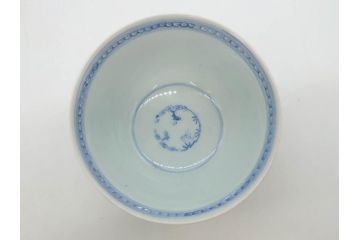 江戸期　古伊万里　微塵唐草文染付　松竹梅　約12cm　3.8寸　繊細な絵付けが見事な蓋付き茶碗3客セット(和食器、三寸八分)(R-077135)