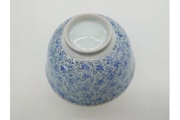 江戸期　古伊万里　微塵唐草文染付　松竹梅　約12cm　3.8寸　繊細な絵付けが見事な蓋付き茶碗3客セット(和食器、三寸八分)(R-077135)