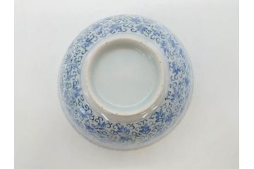 江戸期　古伊万里　微塵唐草文染付　松竹梅　約12cm　3.8寸　繊細な絵付けが見事な蓋付き茶碗3客セット(和食器、三寸八分)(R-077135)