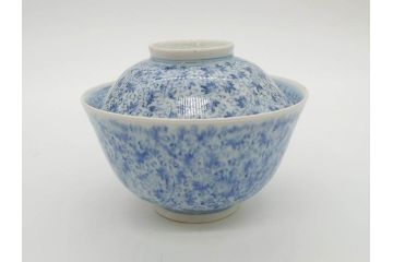 江戸期　古伊万里　微塵唐草文染付　松竹梅　約12cm　3.8寸　繊細な絵付けが見事な蓋付き茶碗3客セット(和食器、三寸八分)(R-077135)