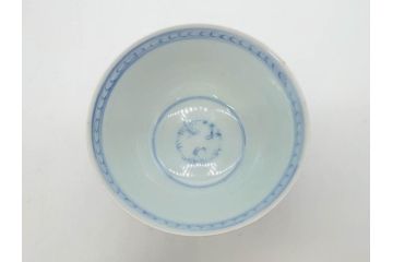 江戸期　古伊万里　微塵唐草文染付　松竹梅　約12cm　3.8寸　繊細な絵付けが見事な蓋付き茶碗3客セット(和食器、三寸八分)(R-077135)