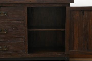 中古　美品　海外輸入家具　木の風合いが味わい深い総無垢材製のカウンターテーブル(サイドキャビネット、サイドボード、収納棚、戸棚、リビングボード、店舗什器)(R-077148)