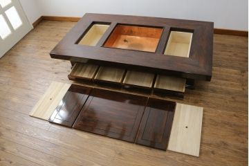 中古　最高級　シャム柿(ジリコテ)材　無垢材　特徴的な木目が目を引く、大振りな囲炉裏テーブル(長火鉢、関西火鉢、木製火鉢、座卓、ローテーブル、センターテーブル、リビングテーブル)(R-077159)
