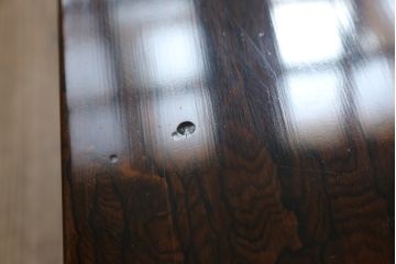 中古　最高級　シャム柿(ジリコテ)材　無垢材　特徴的な木目が目を引く、大振りな囲炉裏テーブル(長火鉢、関西火鉢、木製火鉢、座卓、ローテーブル、センターテーブル、リビングテーブル)(R-077159)