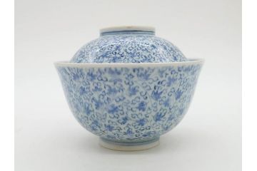 江戸期　古伊万里　微塵唐草文染付　松竹梅　約12cm　3.8寸　繊細な絵付けが見事な蓋付き茶碗3客セット(和食器、三寸八分)(R-077160)