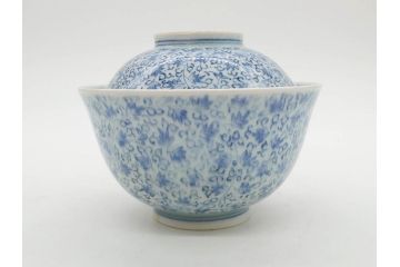 江戸期　古伊万里　微塵唐草文染付　松竹梅　約12cm　3.8寸　繊細な絵付けが見事な蓋付き茶碗3客セット(和食器、三寸八分)(R-077160)