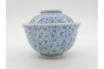 江戸期　古伊万里　微塵唐草文染付　松竹梅　約12cm　3.8寸　繊細な絵付けが見事な蓋付き茶碗3客セット(和食器、三寸八分)(R-077160)