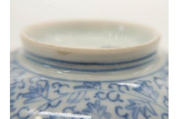江戸期　古伊万里　微塵唐草文染付　松竹梅　約12cm　3.8寸　繊細な絵付けが見事な蓋付き茶碗3客セット(和食器、三寸八分)(R-077160)