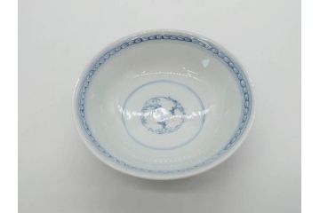 江戸期　古伊万里　微塵唐草文染付　松竹梅　約12cm　3.8寸　繊細な絵付けが見事な蓋付き茶碗3客セット(和食器、三寸八分)(R-077160)