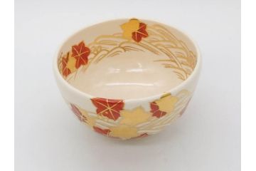 竜谷焼　宮川香雲　鵬雲斉書付　金彩色絵　約13cm　4.3寸　龍田川　紅葉の図が雅やかな茶碗(京焼、龍谷窯、和食器、抹茶碗、茶道具、茶器、共布、共箱付き、四寸三分)(R-077161)