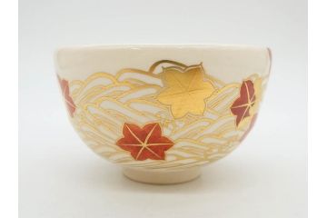 竜谷焼　宮川香雲　鵬雲斉書付　金彩色絵　約13cm　4.3寸　龍田川　紅葉の図が雅やかな茶碗(京焼、龍谷窯、和食器、抹茶碗、茶道具、茶器、共布、共箱付き、四寸三分)(R-077161)