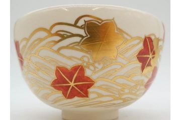 竜谷焼　宮川香雲　鵬雲斉書付　金彩色絵　約13cm　4.3寸　龍田川　紅葉の図が雅やかな茶碗(京焼、龍谷窯、和食器、抹茶碗、茶道具、茶器、共布、共箱付き、四寸三分)(R-077161)