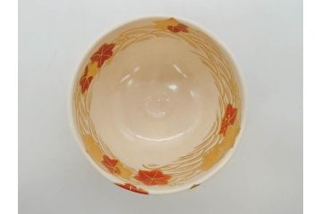 竜谷焼　宮川香雲　鵬雲斉書付　金彩色絵　約13cm　4.3寸　龍田川　紅葉の図が雅やかな茶碗(京焼、龍谷窯、和食器、抹茶碗、茶道具、茶器、共布、共箱付き、四寸三分)(R-077161)
