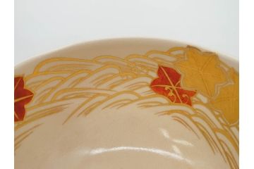 竜谷焼　宮川香雲　鵬雲斉書付　金彩色絵　約13cm　4.3寸　龍田川　紅葉の図が雅やかな茶碗(京焼、龍谷窯、和食器、抹茶碗、茶道具、茶器、共布、共箱付き、四寸三分)(R-077161)