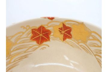 竜谷焼　宮川香雲　鵬雲斉書付　金彩色絵　約13cm　4.3寸　龍田川　紅葉の図が雅やかな茶碗(京焼、龍谷窯、和食器、抹茶碗、茶道具、茶器、共布、共箱付き、四寸三分)(R-077161)