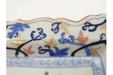 江戸期　古伊万里　上手物　金彩　染付　雷紋菖蒲水草文　約28cm　9.2寸　変形皿(九寸二分、和食器、和皿)(R-077173)