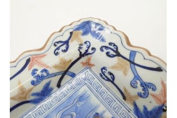 江戸期　古伊万里　上手物　金彩　染付　雷紋菖蒲水草文　約28cm　9.2寸　変形皿(九寸二分、和食器、和皿)(R-077173)