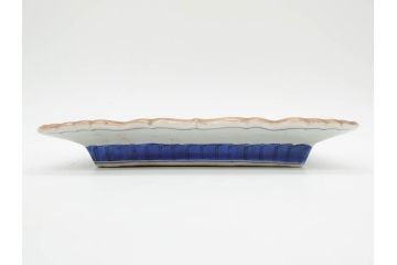江戸期　古伊万里　上手物　金彩　染付　雷紋菖蒲水草文　約28cm　9.2寸　変形皿(九寸二分、和食器、和皿)(R-077173)