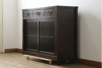 中古　美品　上質な和の空間を演出する水屋箪笥サイドボード(サイドキャビネット、収納棚、戸棚、食器棚、茶箪笥)(R-077184)