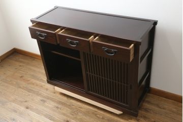 中古　美品　上質な和の空間を演出する水屋箪笥サイドボード(サイドキャビネット、収納棚、戸棚、食器棚、茶箪笥)(R-077184)