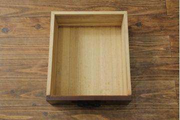 中古　美品　上質な和の空間を演出する水屋箪笥サイドボード(サイドキャビネット、収納棚、戸棚、食器棚、茶箪笥)(R-077184)
